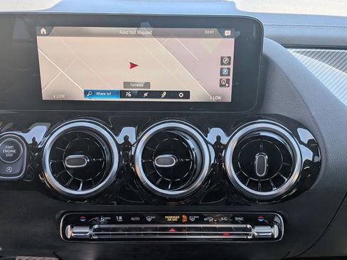Used 2023 Mercedes-Benz GLA 250 image 14