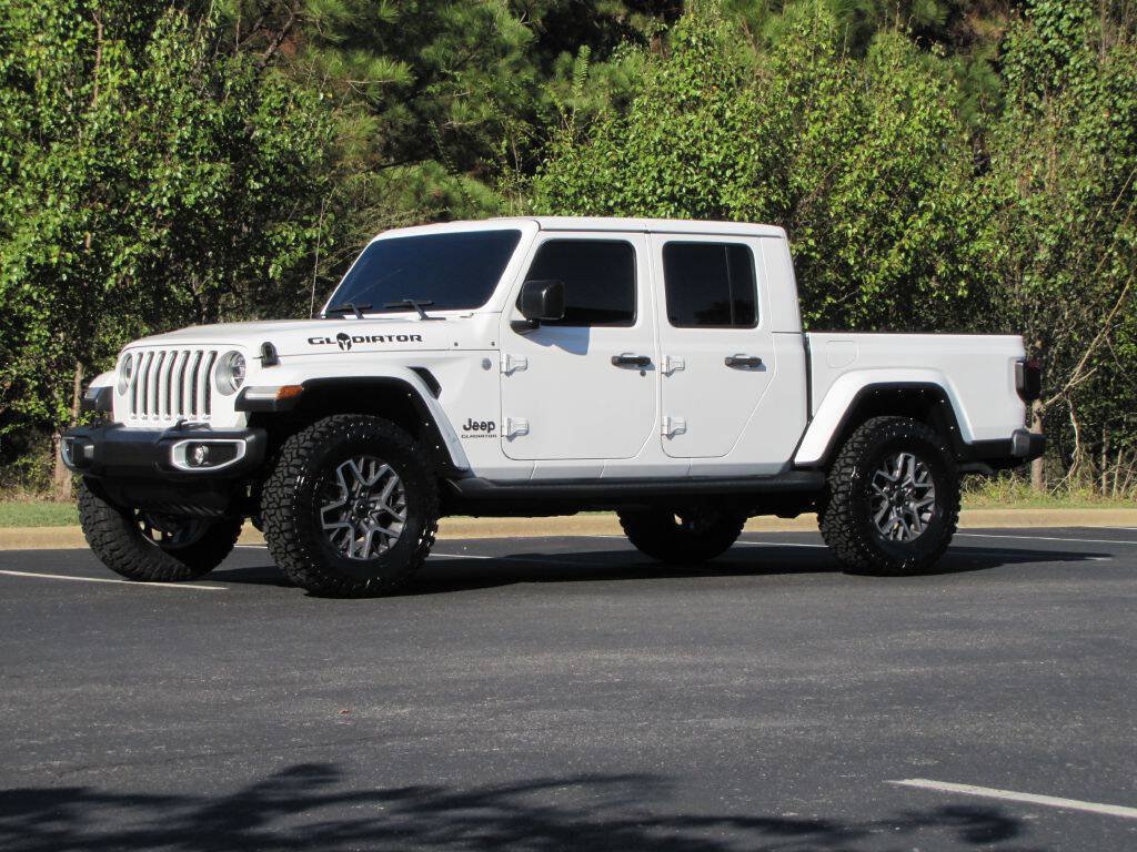 Used 2022 Jeep Gladiator Overland w/ Popular Equipment Package AWD/4WD image 3
