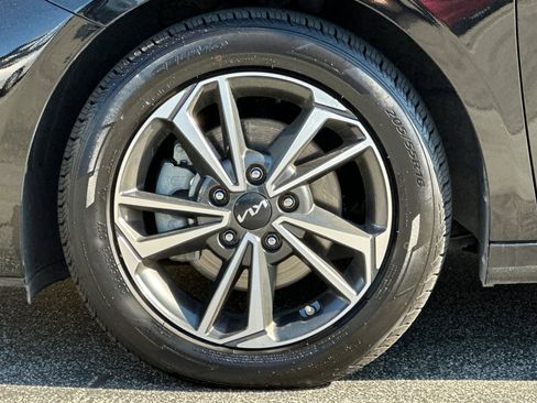 Used 2024 Kia Forte LXS image 33