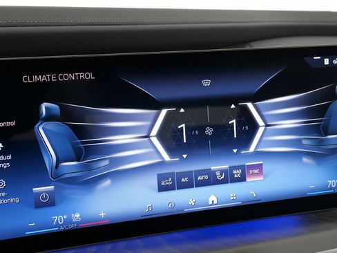 Used 2023 BMW 760i xDrive image 43