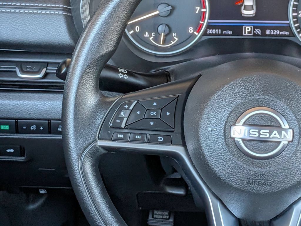 Used 2025 Nissan Sentra SV FWD image 17