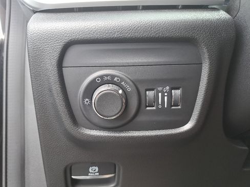 Certified 2023 Jeep Grand Cherokee Altitude AWD/4WD image 26