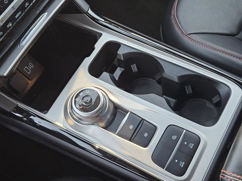 Used 2023 Ford Explorer ST-Line w/ Class IV Trailer Tow Package RWD image 19