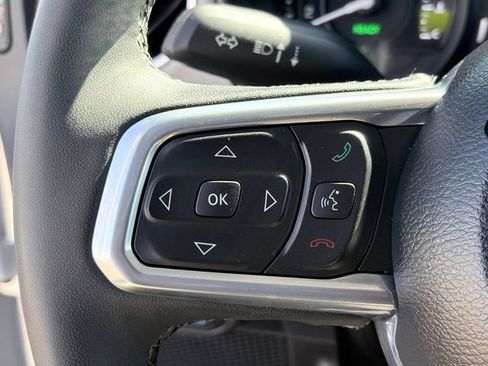 Used 2025 Jeep Wrangler Unlimited Sahara AWD/4WD image 13