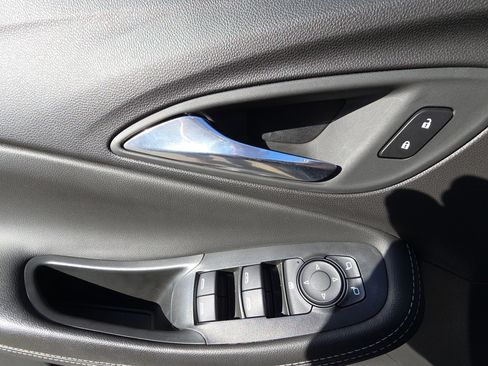 Certified 2024 Buick Encore GX Sport Touring w/ Black Roof Package image 13