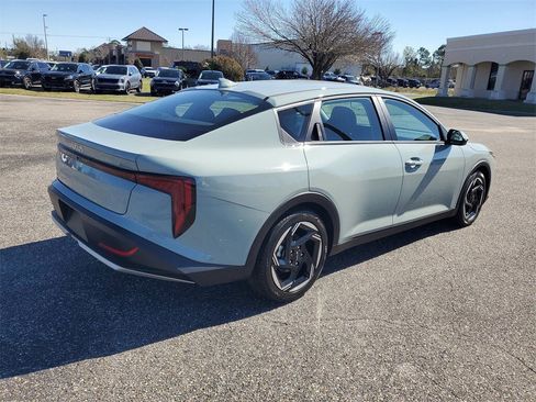 Used 2025 Kia K4 EX image 4