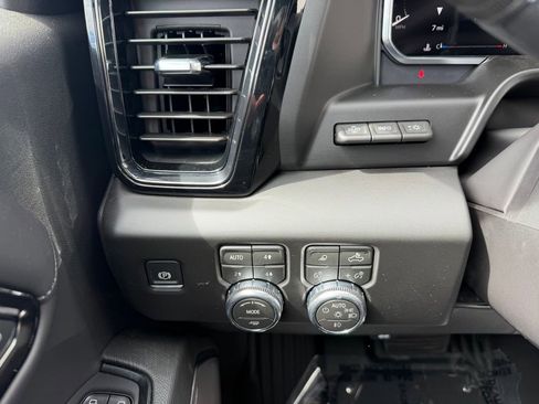 New 2026 GMC Sierra 1500 AT4X w/ LPO, Black Badging Package AWD/4WD image 11