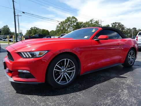 Used 2017 Ford Mustang Premium RWD image 8