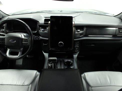 Used 2022 Ford F150 Lightning Lariat image 14