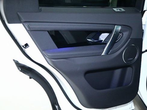 Used 2025 Land Rover Discovery Sport S image 32