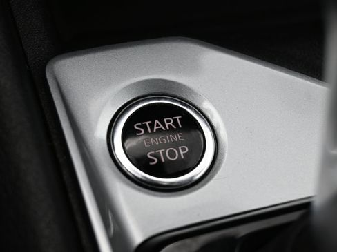 Used 2025 Nissan Altima 2.5 SV FWD image 17