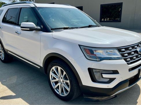 Used 2017 Ford Explorer Limited AWD/4WD image 1