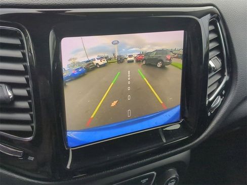 Used 2019 Jeep Compass Limited image 19