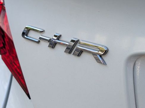 Used 2019 Toyota C-HR XLE image 18