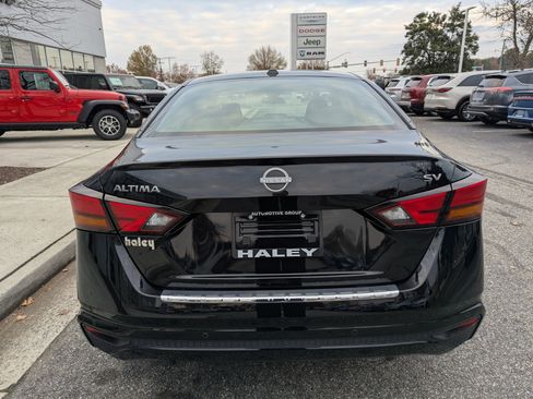 Used 2023 Nissan Altima 2.5 SV image 7