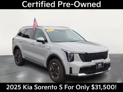Used 2025 Kia Sorento S