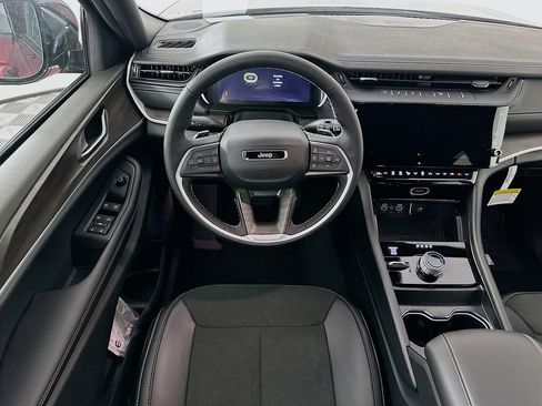 New 2026 Jeep Grand Cherokee Altitude AWD/4WD image 29