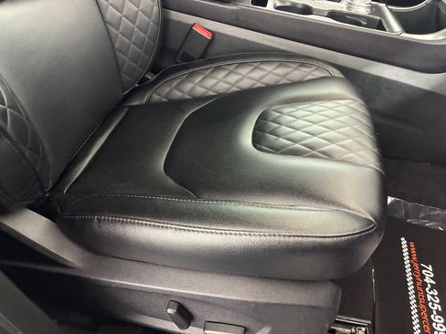 Used 2024 Ford Edge Titanium image 35