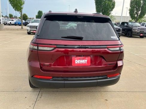Certified 2023 Jeep Grand Cherokee Limited w/ Luxury Tech Group II AWD/4WD image 7