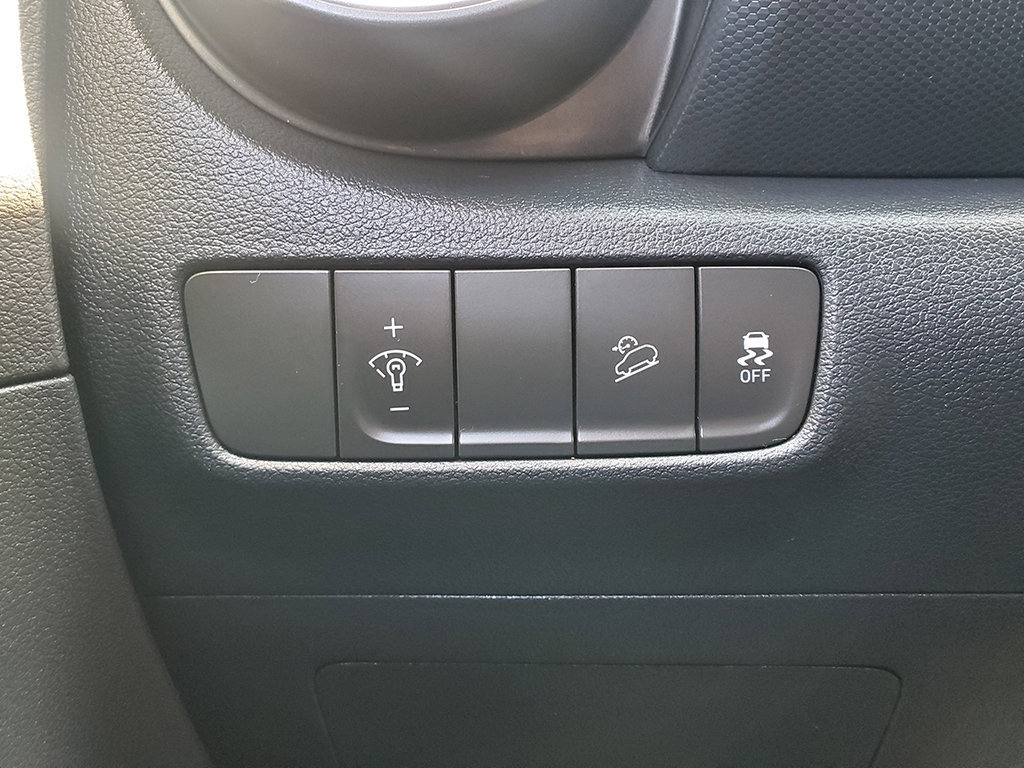 Used 2023 Hyundai Kona SEL FWD image 27