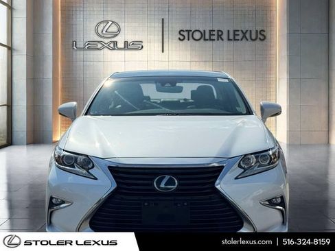 Used 2017 Lexus ES 350 w/ Navigation System Package FWD image 2