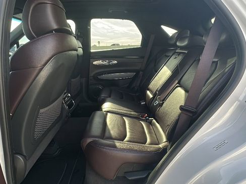 Used 2022 Genesis GV70 2.5T w/ Advanced Package image 32