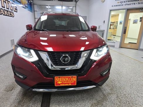 Used 2018 Nissan Rogue SL w/ Premium Package image 2
