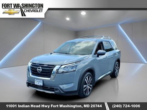 Used 2024 Nissan Pathfinder Platinum AWD/4WD image 8