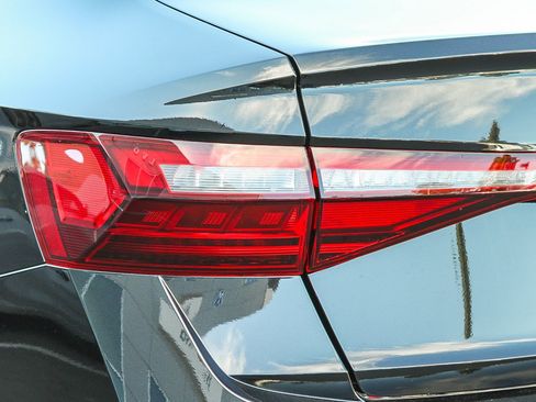 Used 2025 Volkswagen Jetta Sport image 9