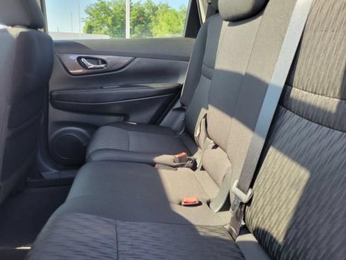 Used 2019 Nissan Rogue SV AWD/4WD image 11