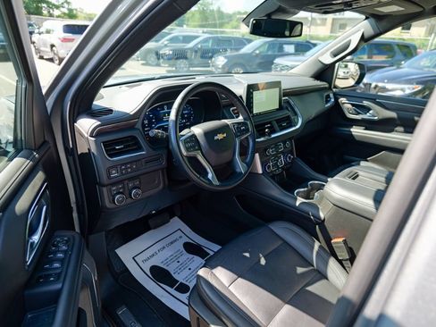 Used 2023 Chevrolet Tahoe LT w/ Luxury Package AWD/4WD image 16