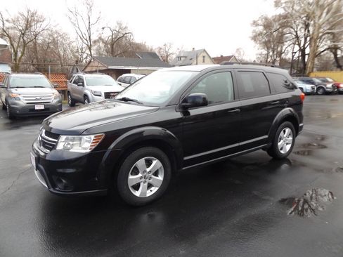 Used 2012 Dodge Journey SXT image 1