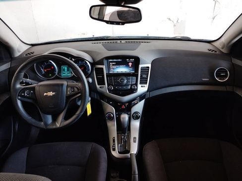 Used 2015 Chevrolet Cruze LT w/ Technology Package FWD image 33