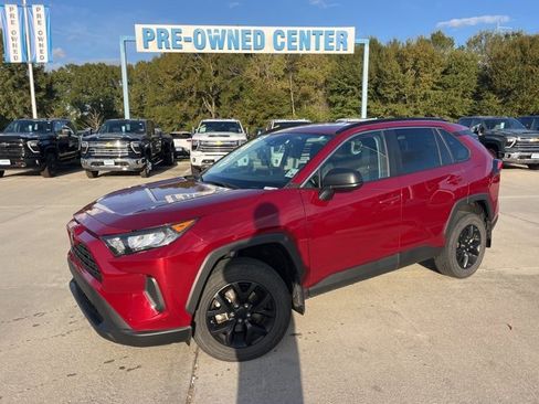 Used 2021 Toyota RAV4 LE image 2