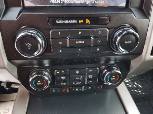 Used 2020 Ford F150 Lariat image 24