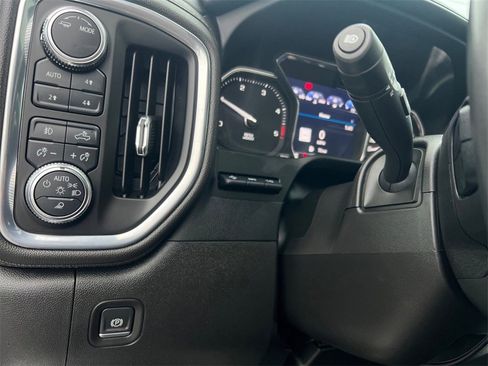 Used 2022 GMC Sierra 2500 AT4 image 36
