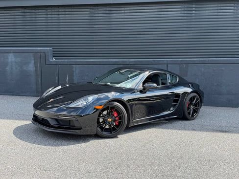 Used 2018 Porsche 718 Cayman RWD image 1