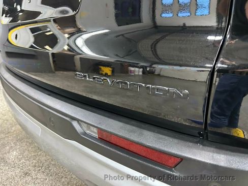 Used 2025 GMC Acadia Elevation w/ Elevation Premium Package image 12