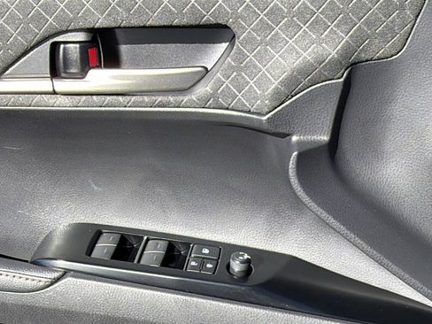 Used 2025 Toyota Camry XLE image 22