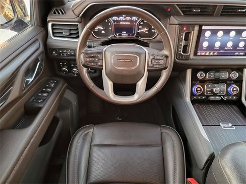 Used 2021 GMC Yukon XL Denali w/ Denali Ultimate Package image 28