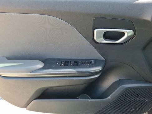 Used 2025 Kia K4 LXS image 13