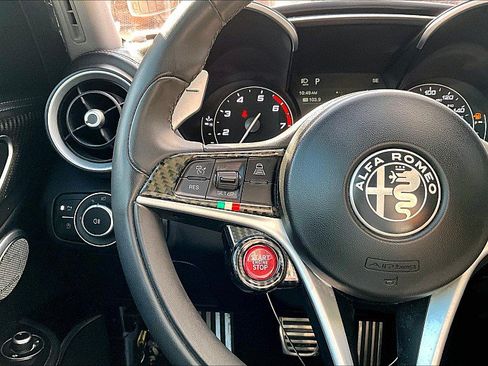 Used 2019 Alfa Romeo Giulia Ti RWD image 16