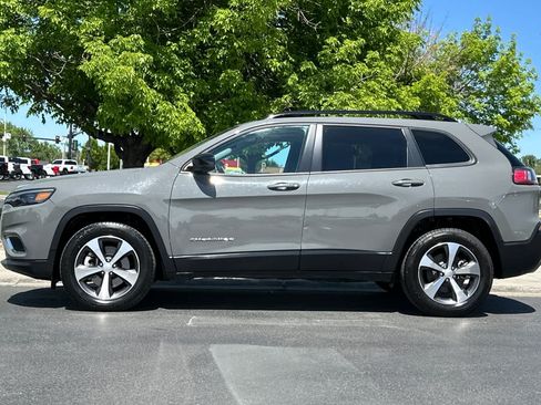 Used 2022 Jeep Cherokee Limited AWD/4WD image 5