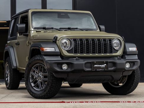 Used 2026 Jeep Wrangler Sport AWD/4WD image 2