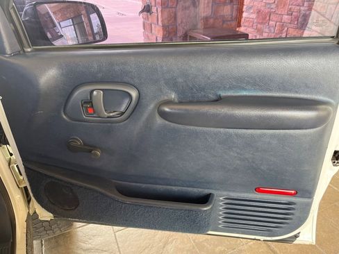 Used 1997 Chevrolet Silverado 2500 4x4 Extended Cab image 14