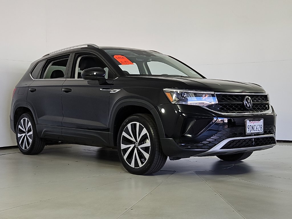 Certified 2023 Volkswagen Taos SE FWD image 4