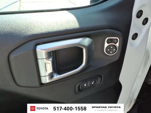 Used 2020 Jeep Wrangler Unlimited Sahara AWD/4WD image 15