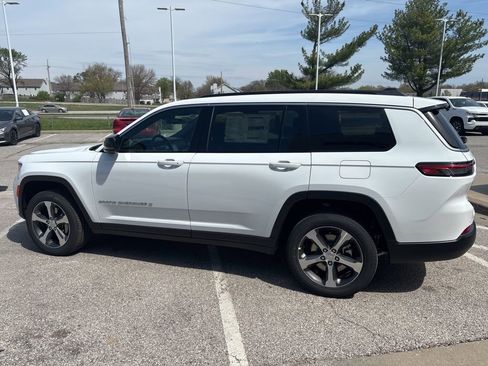 New 2026 Jeep Grand Cherokee L Limited AWD/4WD image 18
