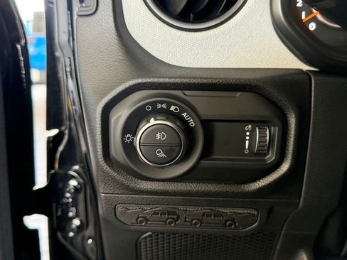 New 2026 Jeep Gladiator Sport AWD/4WD image 17