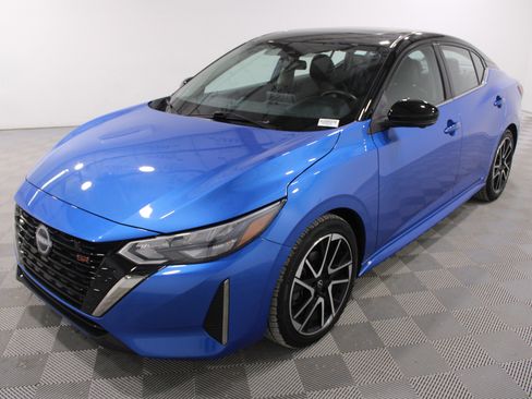 Used 2024 Nissan Sentra SR w/ SR Premium Package image 31